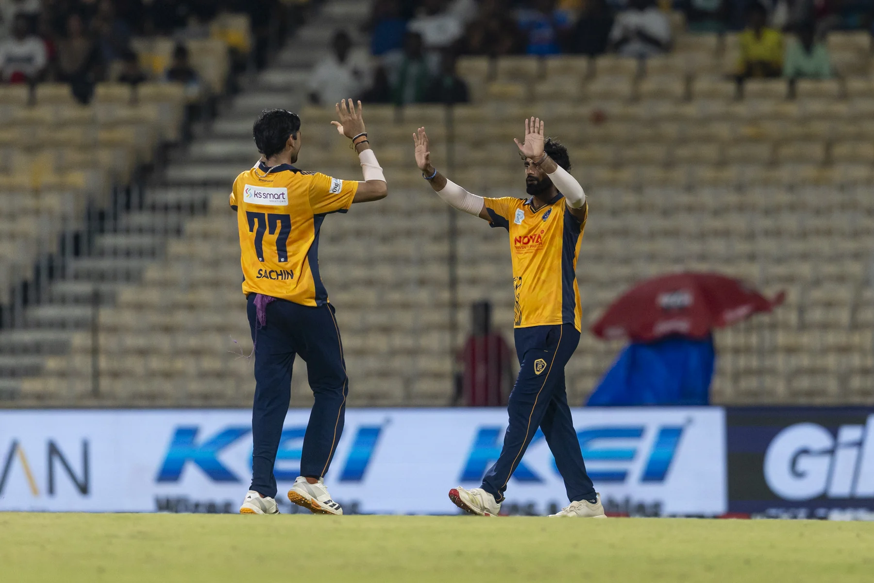 Nellai Royal Kings players celebrating a wicket against Madurai Panthers