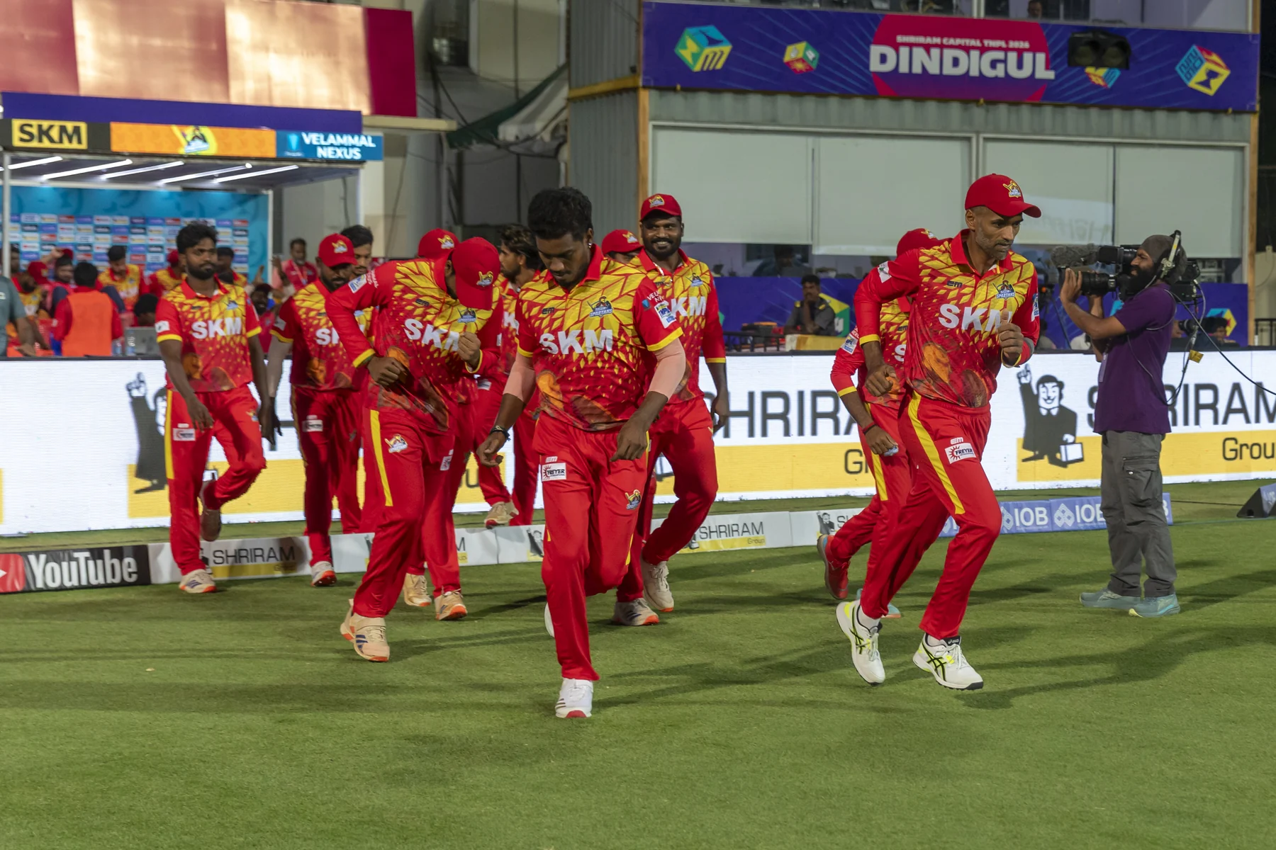 Salem Spartans players celebrating together against Madurai Panthers